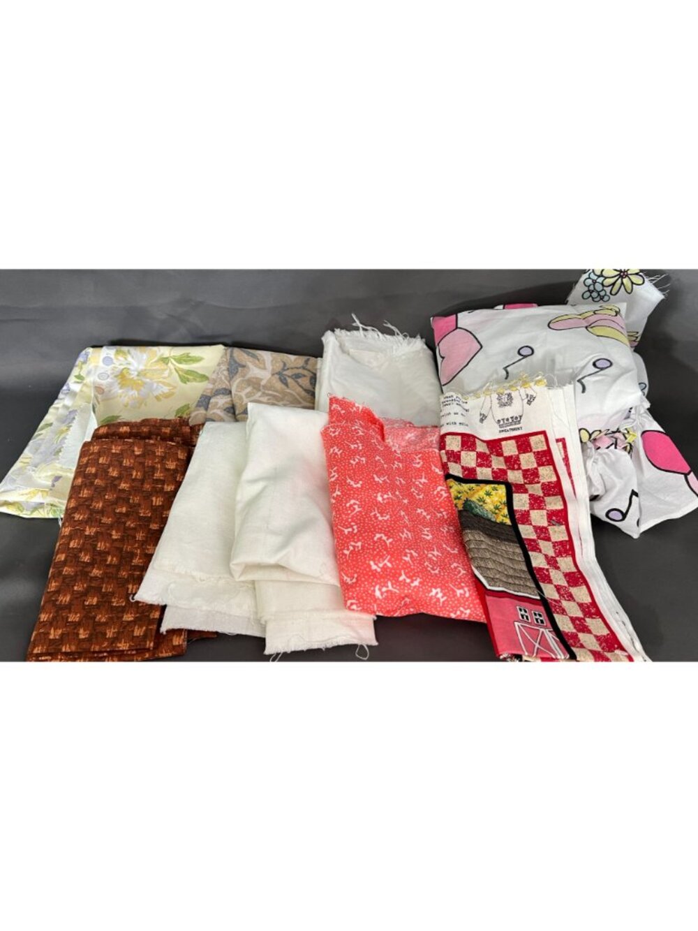 Assorted Vintage & Modern Fabric Remnants Colorful Patterns - Picture 2 of 2